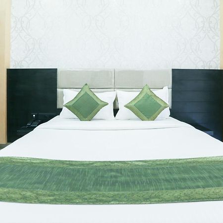 Treebo Emirates Residency Hotell Chennai Exteriör bild