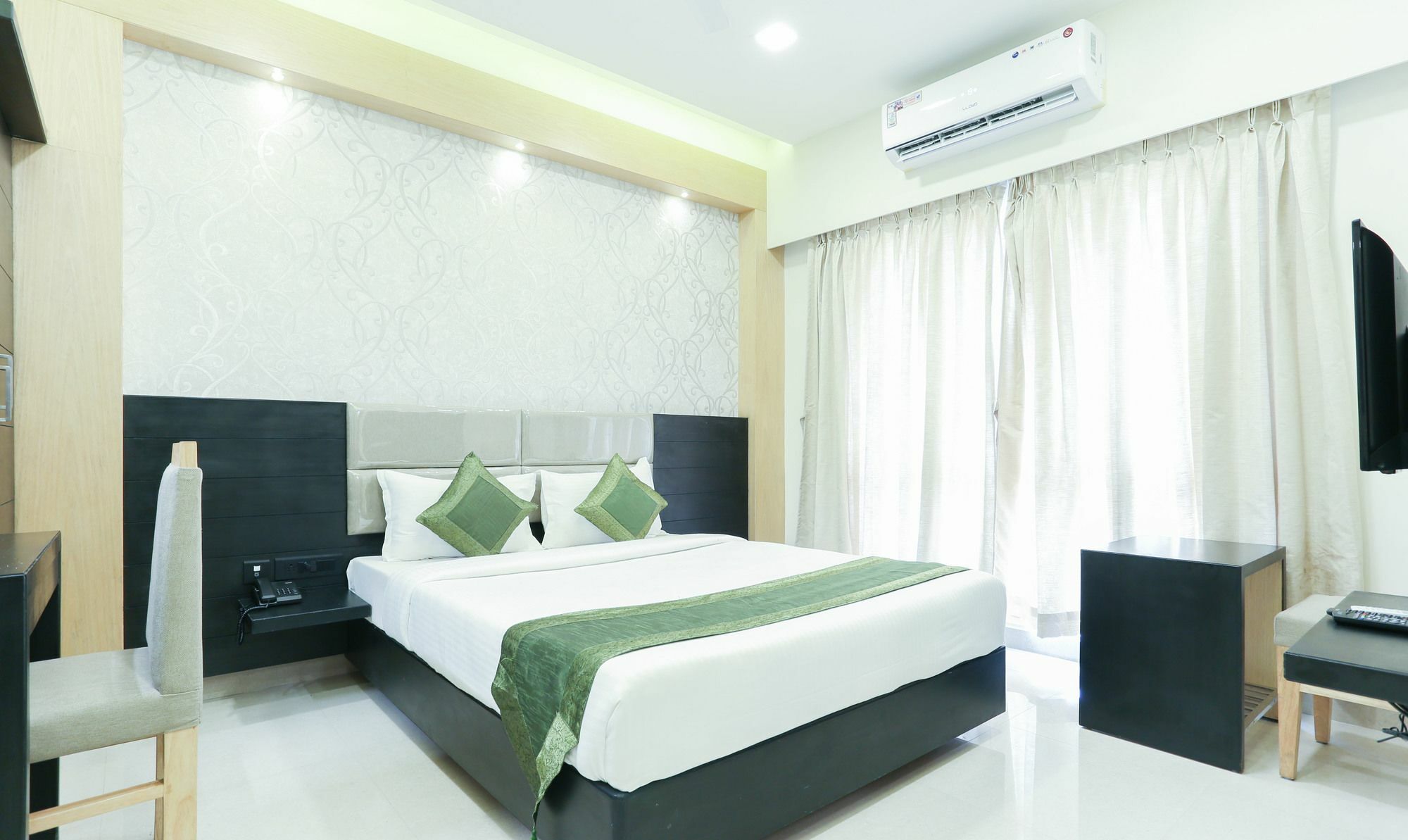 Treebo Emirates Residency Hotell Chennai Exteriör bild