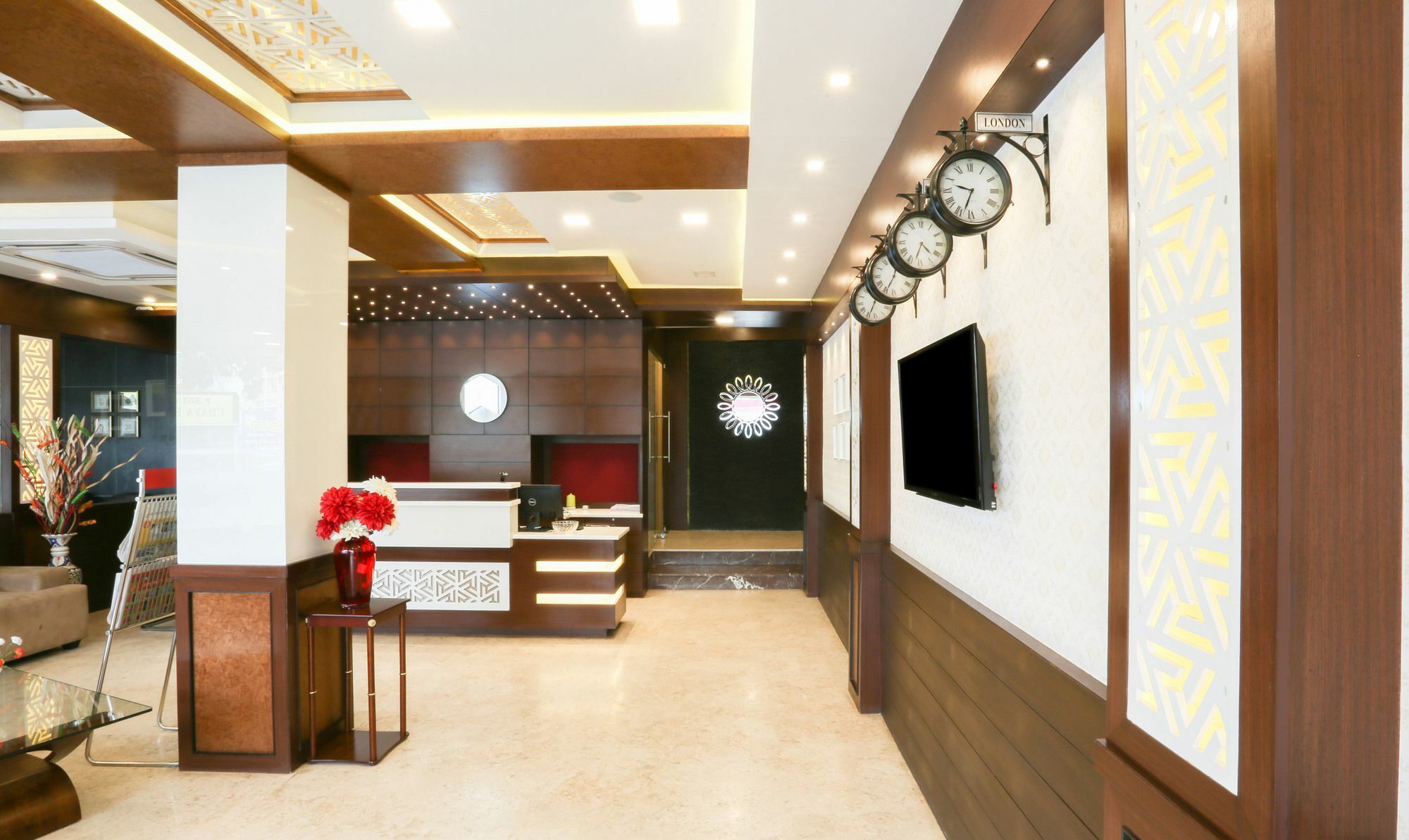 Treebo Emirates Residency Hotell Chennai Exteriör bild
