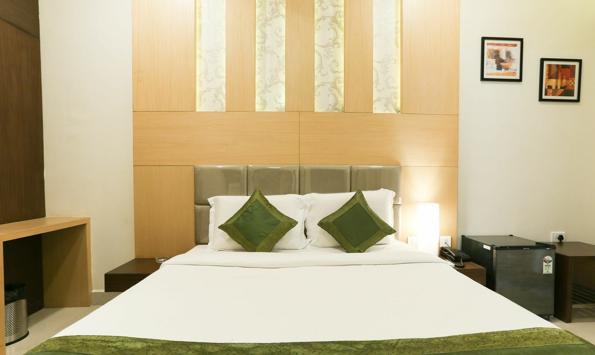 Treebo Emirates Residency Hotell Chennai Exteriör bild