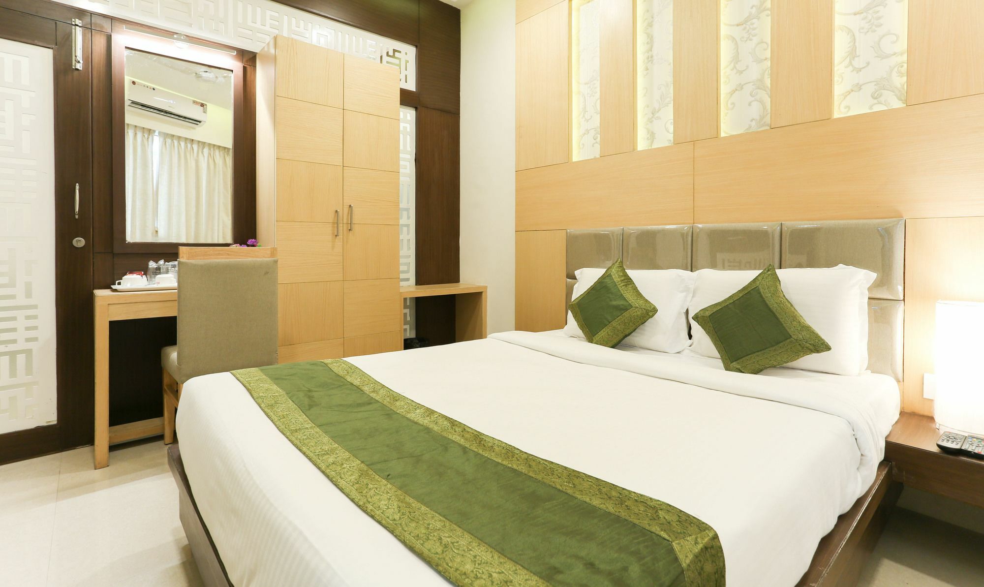 Treebo Emirates Residency Hotell Chennai Exteriör bild
