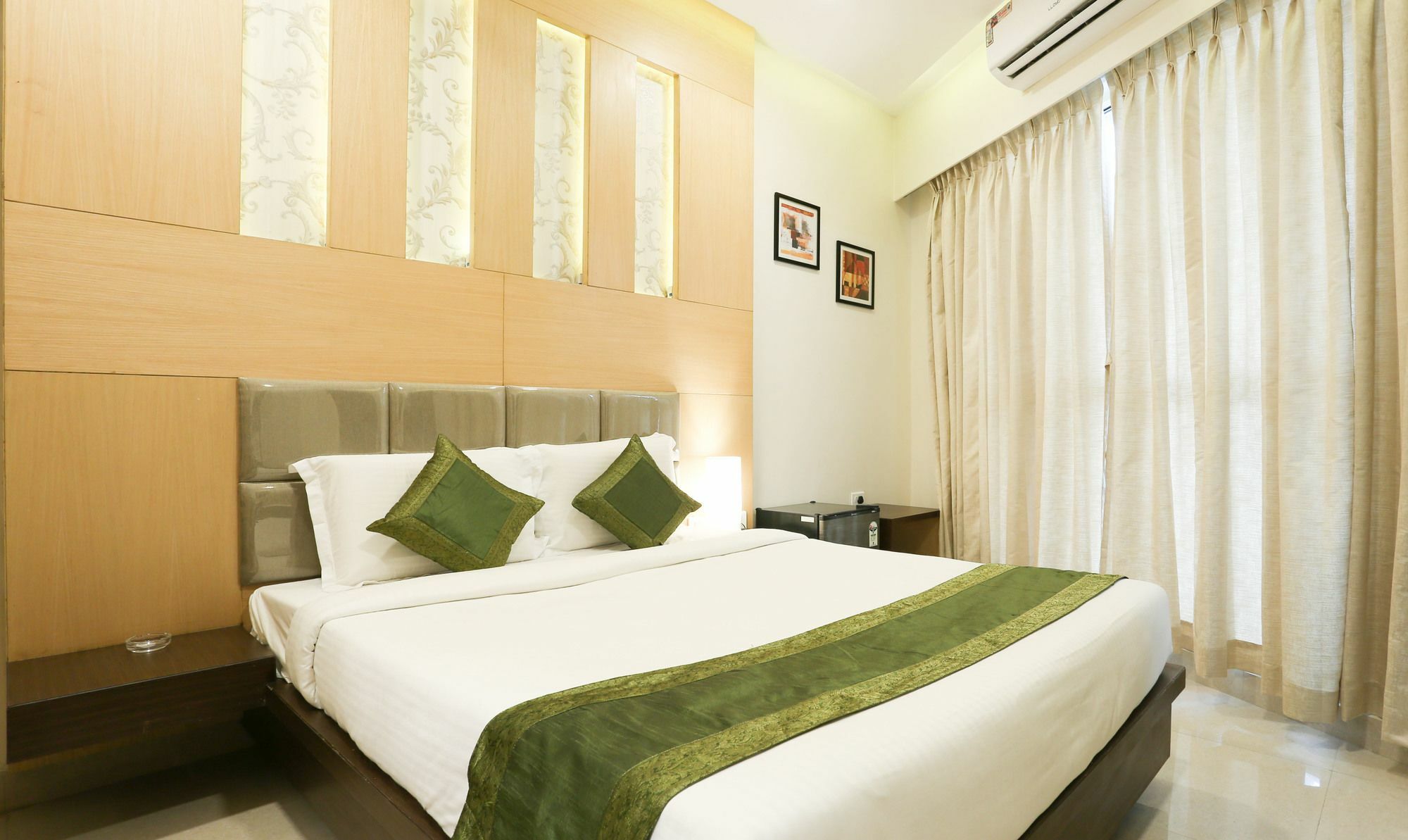 Treebo Emirates Residency Hotell Chennai Exteriör bild