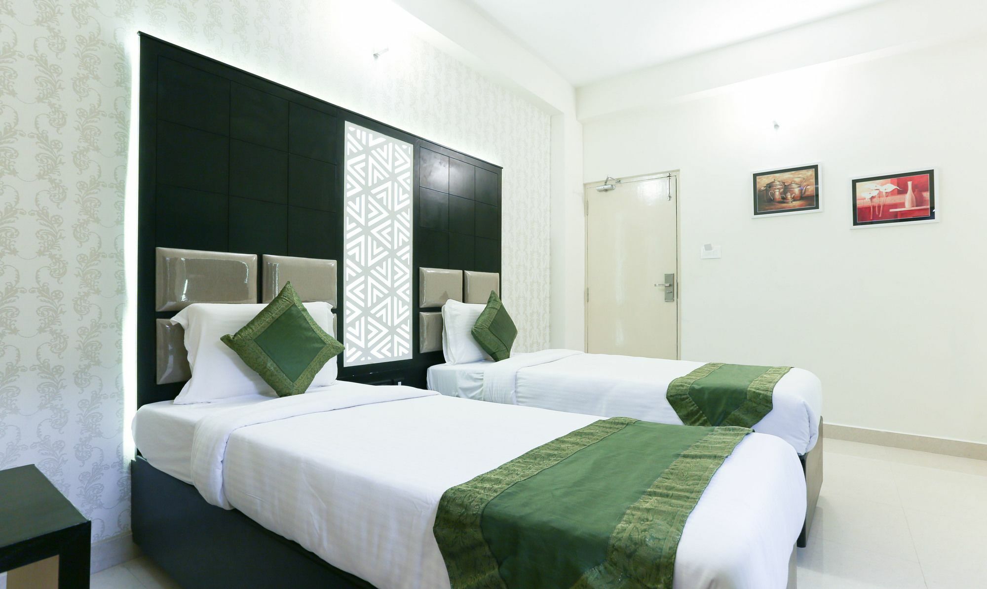 Treebo Emirates Residency Hotell Chennai Exteriör bild