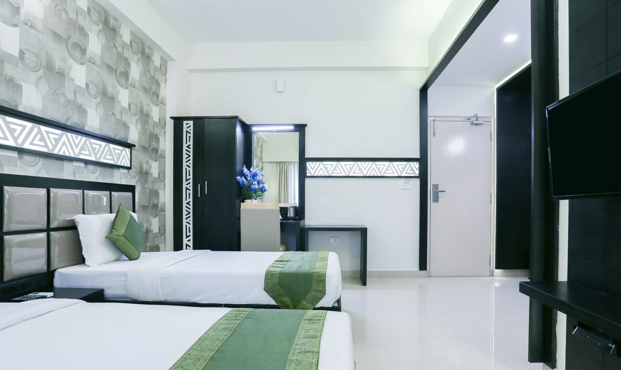 Treebo Emirates Residency Hotell Chennai Exteriör bild