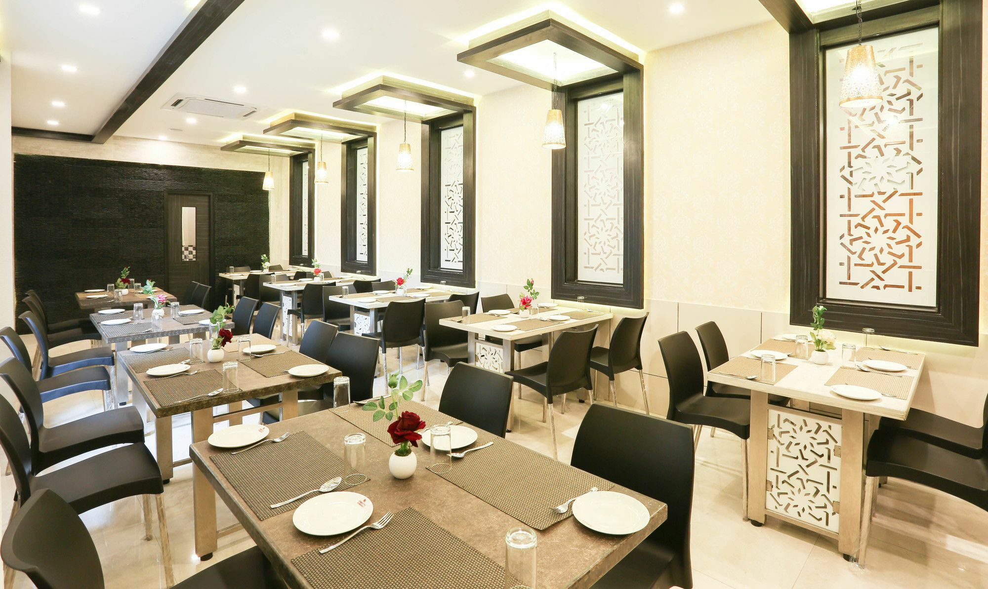 Treebo Emirates Residency Hotell Chennai Exteriör bild