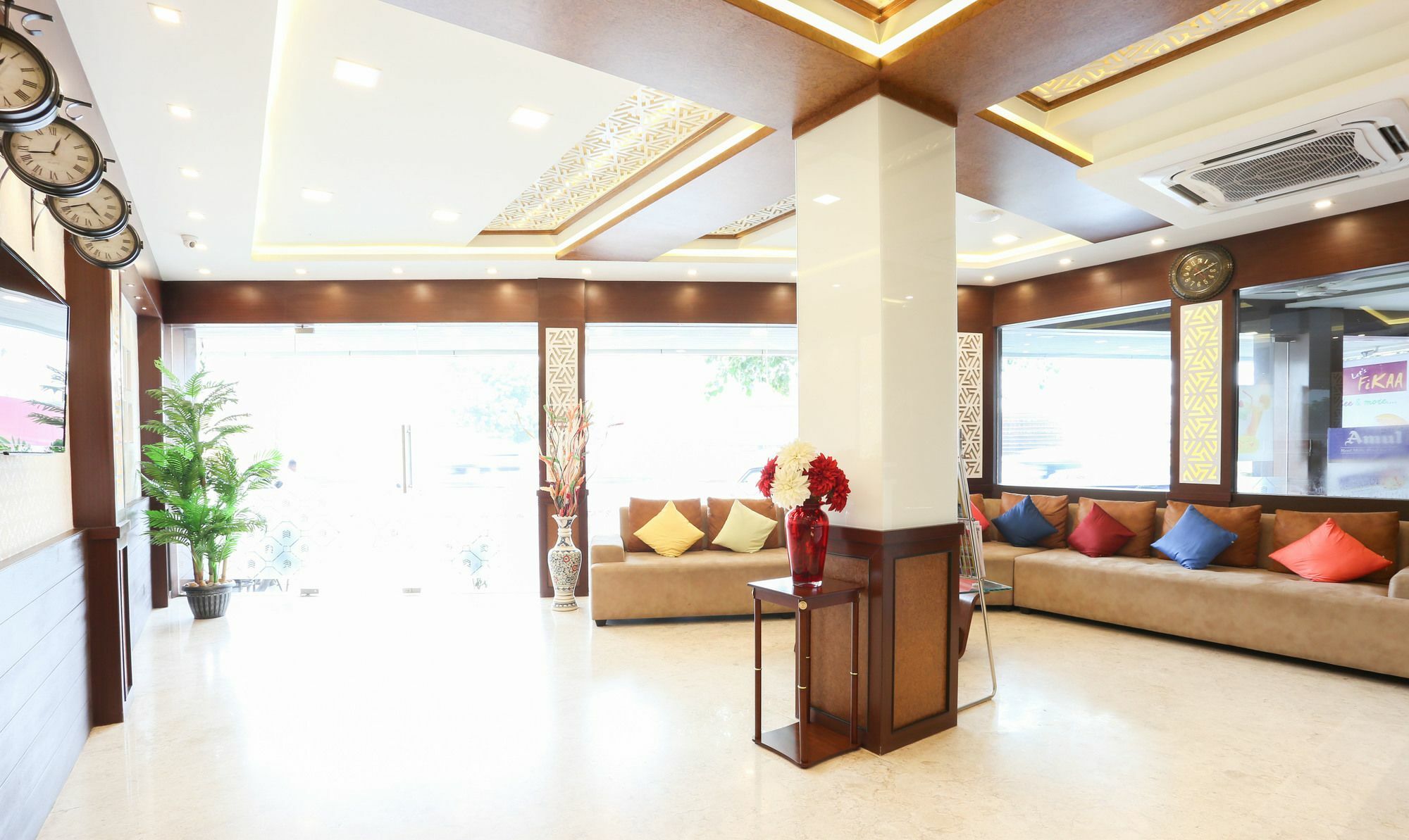 Treebo Emirates Residency Hotell Chennai Exteriör bild